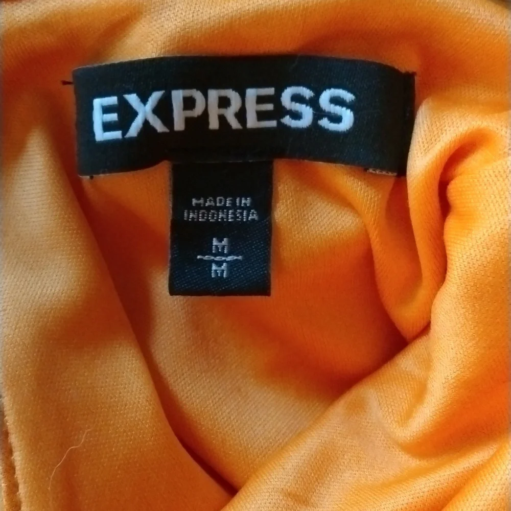 Express golden yellow maxi dress. Size medium. Beautiful color for Summer. - Picture 9 of 11